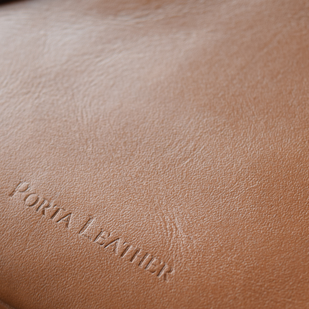 Tan colour swatch for the Porta Leather Bella Pouch